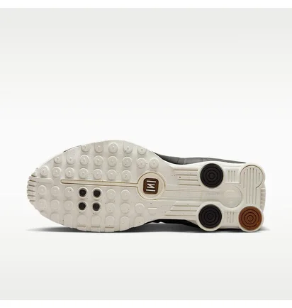 Кроссовки женские Nike Shox R4 Sail Fauna Brown White/Black AR3565-104