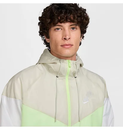 Вітровка чоловіча Nike Nsw Heritage Windrunner Multi DA0001-701