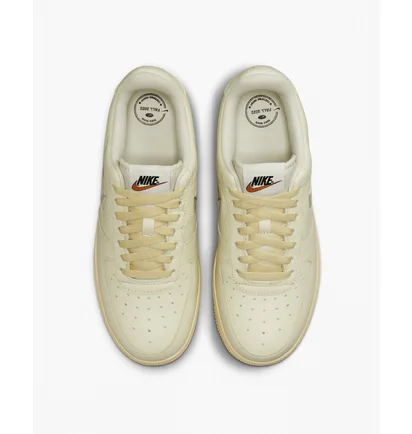 Кросівки жіночі Nike Air Force 1 07 Lx Beige Do9456-100