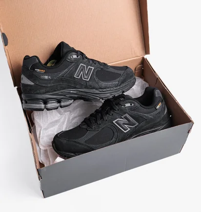 Кросівки унісекс New Balance 2002R Black M2002RPJ