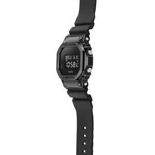 Часы мужские Casio G-Shock GM-5600UB-1ER