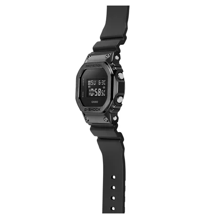 Часы мужские Casio G-Shock GM-5600UB-1ER