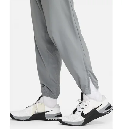 Штани чоловічі Nike Form MenS Dri-Fit Tapered Versatile Pants Grey FB7497-084