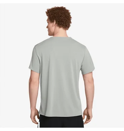 Футболка мужская Nike Dri-Fit Miler Uv T-Shirt Grey DV9315-098