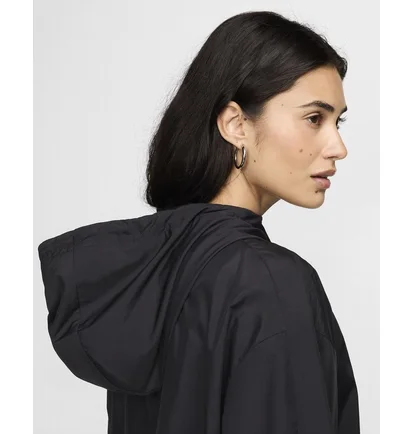 Олимпийка женская Nike Sportswear Classic Wovens Loose Uv Hooded Jacket Black FV6298-010