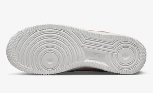 Кроссовки женские Nike Air Force 1 07 Ess Peach Dj9945-600