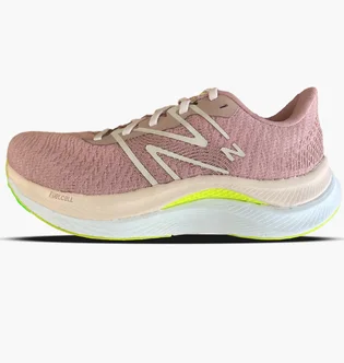 Кросівки жіночі New Balance Fuelcell Propel V4 W Pink WFCPRCP4