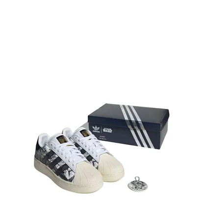 Кроссовки унисекс Adidas Star Wars X Nanzuka X Superstar Xlg Grey IF9249