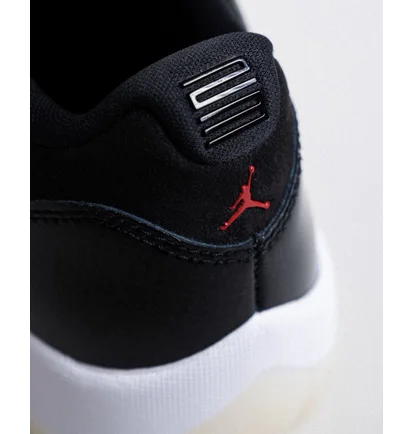Кросівки чоловічі Air Jordan Retro 11 Low Black Av2187-001