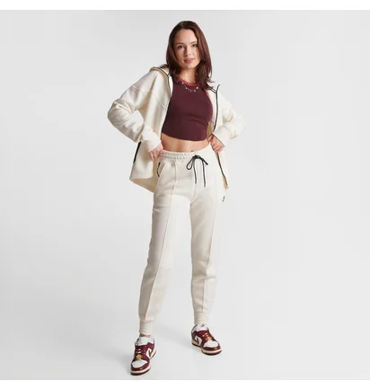 Штаны женские Nike Sportswear Tech Fleece Jogger Pants Beige FB8330-110
