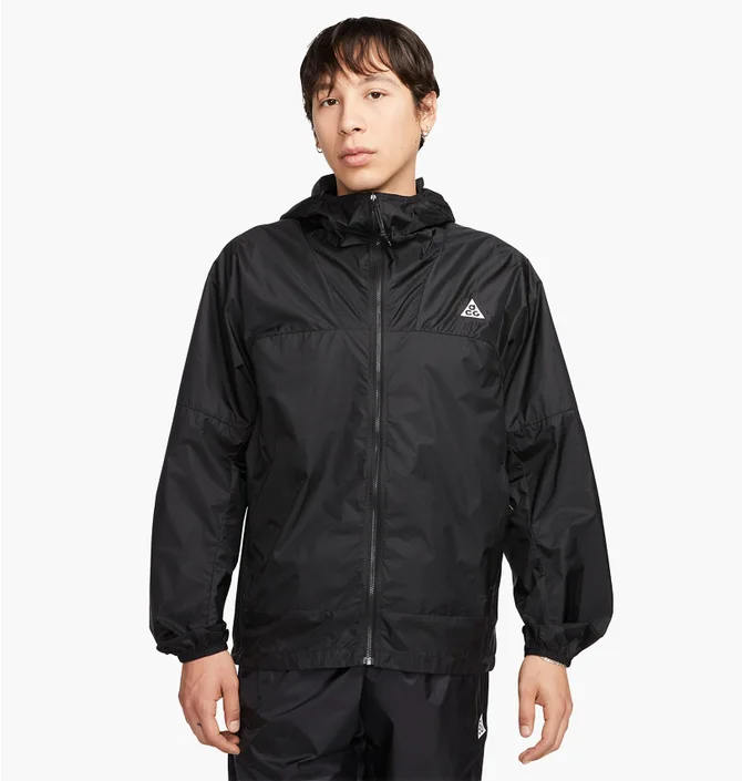 Вітровка чоловіча Nike Acg Cinder Cone MenS Windproof Jacket Black DB0978-015