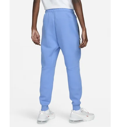Штаны мужские Nike Sportswear Tech Fleece Slim Fit Joggers Light Blue FB8002-450