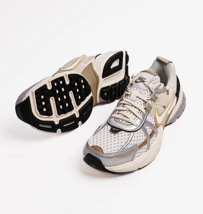 Кросівки жіночі Nike V2K Run Beige/Grey HJ7245-100