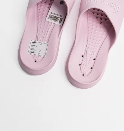 Тапочки жіночі Nike Victori One Shwer Slide Pink CZ7836-600