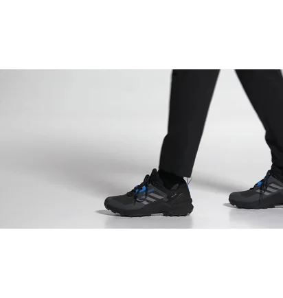 Кросівки чоловічі Adidas Terrex Swift R3 Gore-Tex Hiking Shoes Black Hr1311