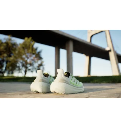 Кросівки жіночі Adidas Ultraboost Light Shoes White IE3338