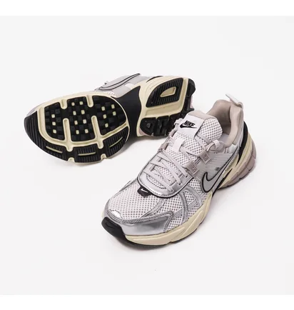 Кросівки жіночі Nike Runtekk Grey FD0736-100