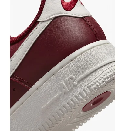 Кросівки жіночі Nike Air Force 1 07 Premium Red Dz5616-600