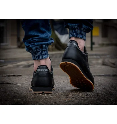 Кросівки унісекс Reebok Classic Leather Black 49800