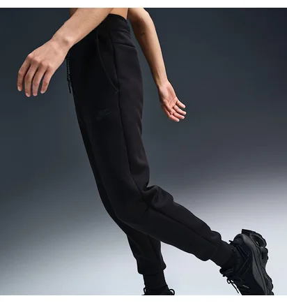 Спортивний костюм жіночий Nike Tech Fleece Black HV6747-010__HV6779-010