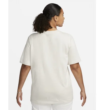 Футболка женская Nike T-Shirt Sportswear White FD4149-104