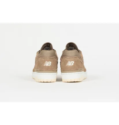 Кроссовки мужские New Balance Hairy Suede Brown BB550PHA