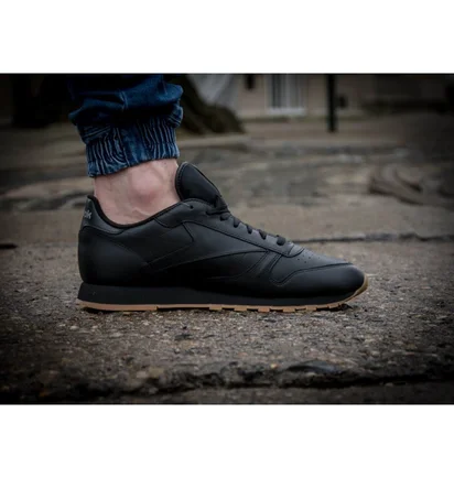 Кросівки унісекс Reebok Classic Leather Black 49800