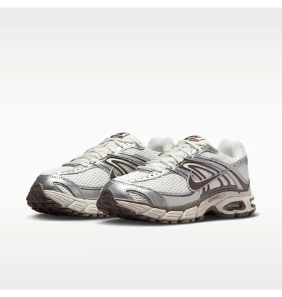 Кросівки жіночі Nike W Air Max Moto 2K White/Metallic IO1915-030