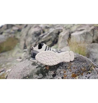 Кросівки чоловічі Adidas Ax2S Hiking Shoes Beige IE0816