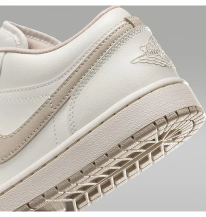 Кроссовки женские Air Jordan 1 Low Beige DC0774-112
