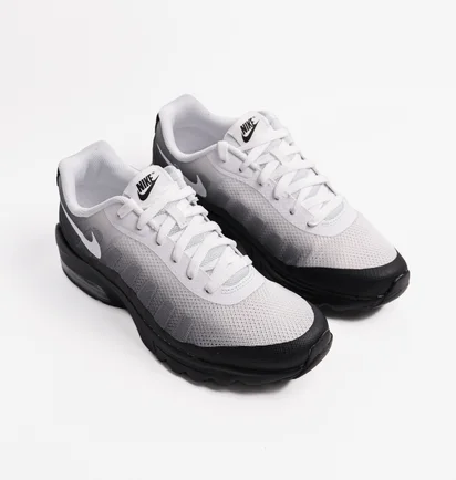 Кроссовки мужские Nike Air Max Invigor White Black 749688-010