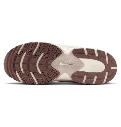 Кроссовки детские Nike V5 Rnr Older Kids Shoes Brown HQ6411-201