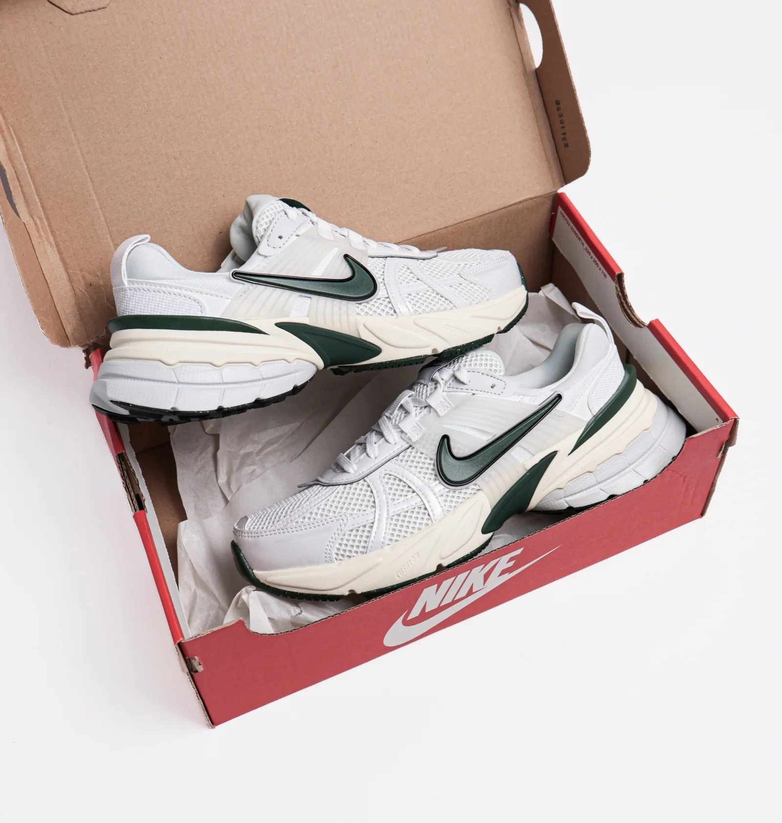ᐉ Кросівки жіночі Nike V2K Run Shoes White FD0736-101 - придбати