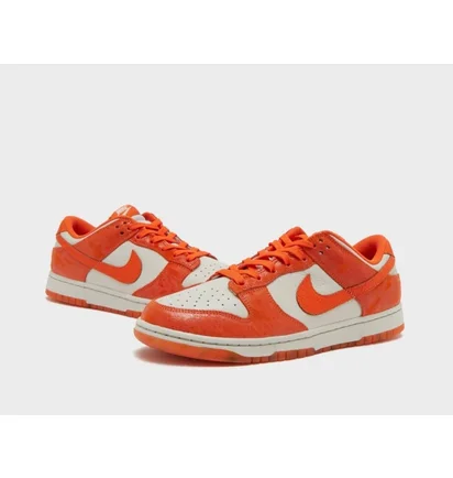 Кросівки жіночі Nike Dunk Low Orange/White FN7773-001