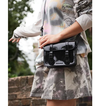 Сумка унісекс Dr. Martens 7 Inch Patent Leather Crossbody Bag Black AC917005