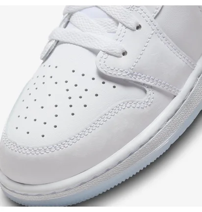 Кросівки дитячі Air Jordan 1 Low White Ice Blue Glitter Swoosh White FQ9112-100