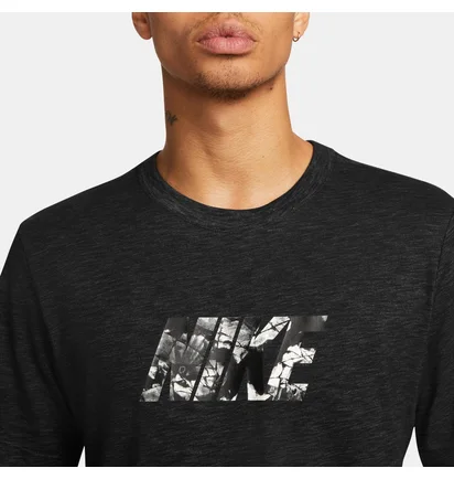 Футболка мужская Nike M Nk Df Tee Slub Fa Gfx Black Dr7532-010