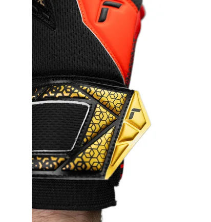 Рукавиці воротарські дитячі Reusch Attrakt Freegel Silver Junior Red 5572235-7075