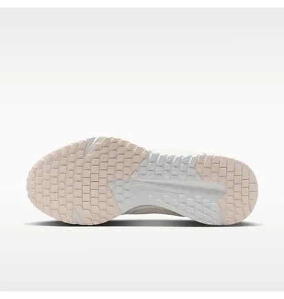 Кросівки жіночі Nike Run Defy Beige HM9593-107