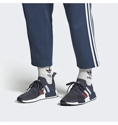 Кроссовки унисекс Adidas Nmd_R1 Shoes Grey Hq4450