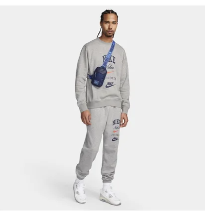 Свитшот мужской Nike Long-Sleeve Crew-Neck Sweatshirt Club Fleece Green FN2610-063