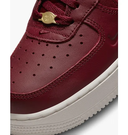Кросівки жіночі Nike Air Force 1 07 Premium Red Dz5616-600