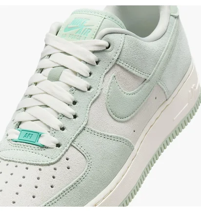 Кроссовки женские Nike Wmns Air Force 1 07 Se Green HQ1497-099