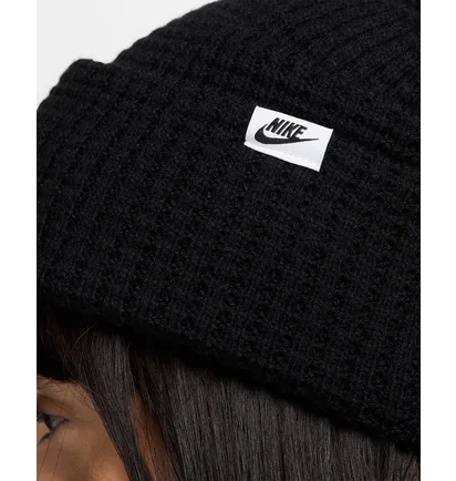 Шапка унисекс Nike Peak Waffle Knit Beanie Black FZ2123-010
