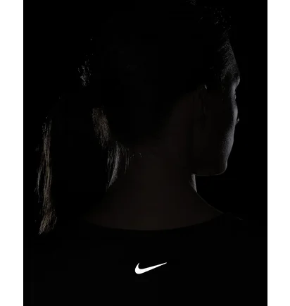 Топ женский Nike Top Dri-Fit One Fitted Black FN2804-010