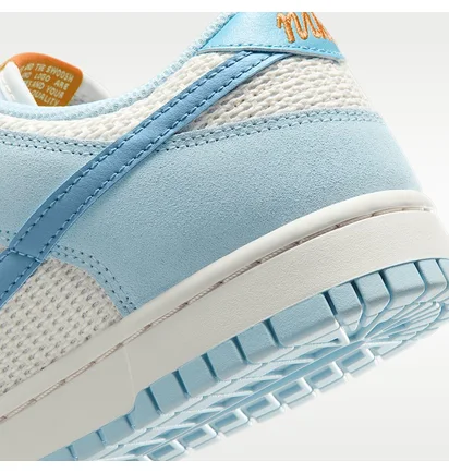 Кросівки жіночі Nike Dunk Low Se White/Light Blue IH2479-100