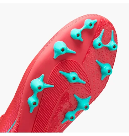 Бутсы унисекс Nike Zoom Mercurial Vapor 16 Academy Ag Red FQ8364-800