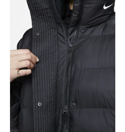 Парка жіноча Nike Sportswear Essential Black FB7670-010