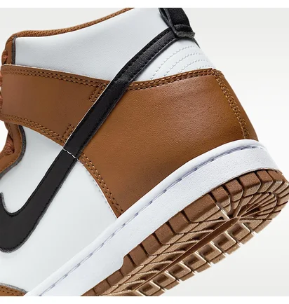 Кроссовки женские Nike Dunk High Next Nature WomenS Shoes Brown/White FV5960-200
