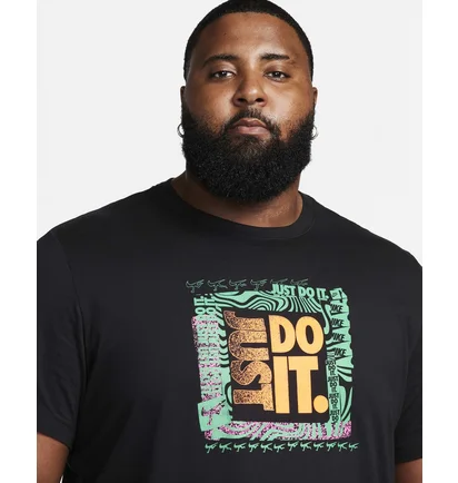 Футболка мужская Nike Sportswear T-Shirt Black FQ3772-010